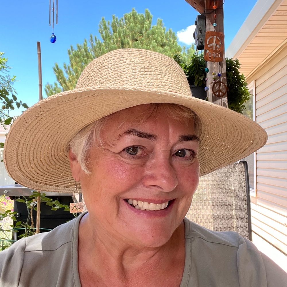 Meet your Posher, Carol